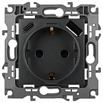 Розетка с заземлением и со шторкой и 2хUSB, без рамки Эра Эра 12 12-4108-12